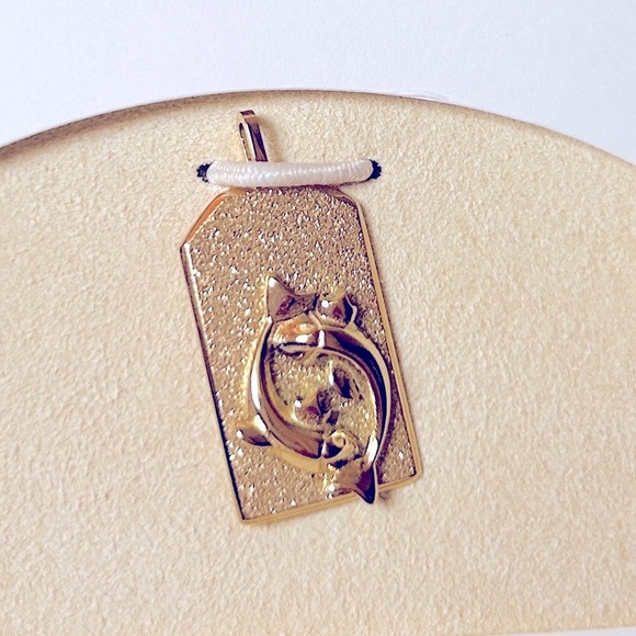 Jenny Bird Pisces Zodiac Gold Pendant - Picture 7 of 7